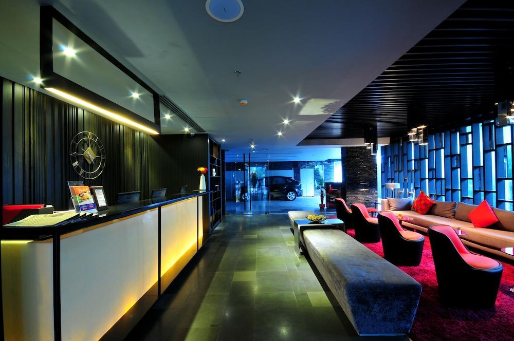 Citrus Sukhumvit 13 Nana Bangkok By Compass Hospitality - Newly Renovated Ξενοδοχείο Εξωτερικό φωτογραφία
